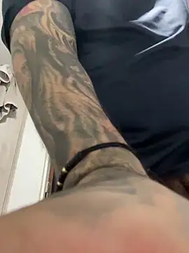 Snapshot of El_Titan1998 chatting on 01-24-25, 10:00 El Titan1998 online show from 01-24-25, 10:00