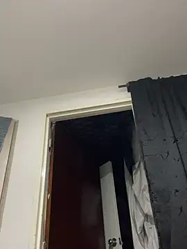 Snapshot of El_Titan1998 chatting on 02-21-25, 10:39 El Titan1998 online show from 02-21-25, 10:39