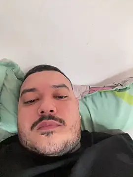 Snapshot of El_Titan1998 chatting on 03-03-25, 04:24 El Titan1998 online show from 03-03-25, 04:24