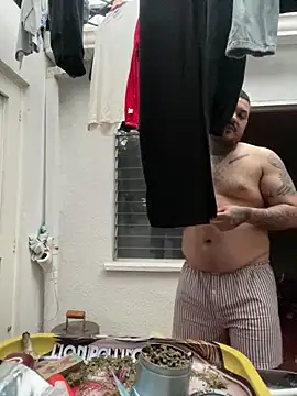 Snapshot of El_Titan1998 chatting on 03-07-25, 11:29 El Titan1998 online show from 03-07-25, 11:29