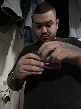 Snapshot of El_Titan1998 chatting on 03-08-25, 10:22 El Titan1998 online show from 03-08-25, 10:22