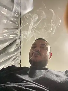 Snapshot of El_Titan1998 chatting on 03-13-25, 11:27 El Titan1998 online show from 03-13-25, 11:27