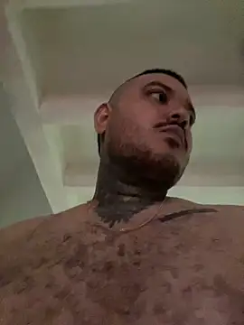 Snapshot of El_Titan1998 chatting on 03-22-25, 09:10 El Titan1998 online show from 03-22-25, 09:10