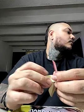 Snapshot of El_Titan1998 chatting on 09-10-25, 09:48 El Titan1998 online show from 09-10-25, 09:48