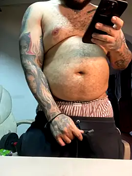 Snapshot of El_Titan1998 chatting on 10-14-25, 10:21 El Titan1998 online show from 10-14-25, 10:21