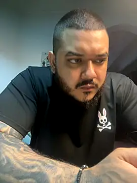 Snapshot of El_Titan1998 chatting on 11-02-25, 11:23 El Titan1998 online show from 11-02-25, 11:23