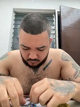 Snapshot of El_Titan1998 chatting on 11-28-25, 11:35 El Titan1998 online show from 11-28-25, 11:35