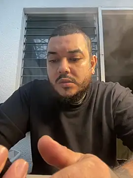 Snapshot of El_Titan1998 chatting on 11-30-25, 12:31 El Titan1998 online show from 11-30-25, 12:31