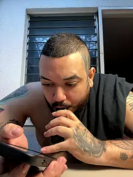 Snapshot of El_Titan1998 chatting on 12-14-25, 11:59 El Titan1998 online show from 12-14-25, 11:59