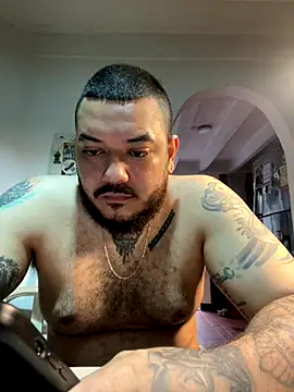 Snapshot of El_Titan1998 chatting on 12-18-25, 02:01 El Titan1998 online show from 12-18-25, 02:01