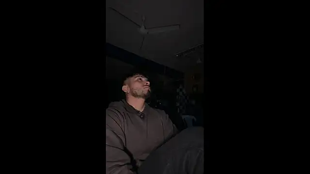 Snapshot of Beboteejoel chatting on 09-25-25, 01:31 Beboteejoel online show from 09-25-25, 01:31