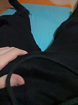 Snapshot of Dvddd chatting on 01-19-26, 02:43 Dvddd online show from 01-19-26, 02:43