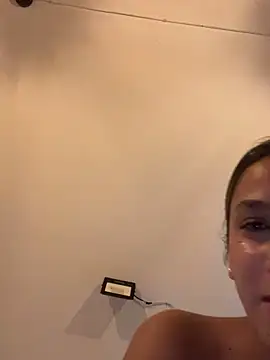 Snapshot of Mariapaula chatting on 02-01-25, 08:26 Mariapaula online show from 02-01-25, 08:26