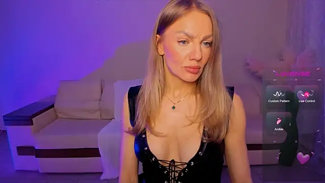 Oliva Candy online show from 04-24-26, 09:06