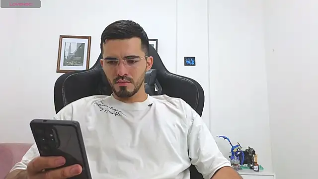 Massimoo 07 online show from 10-25-25, 04:02