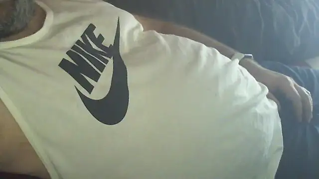 Snapshot of immikew1975 chatting on 07-27-26, 02:57 immikew1975 online show from 07-27-26, 02:57