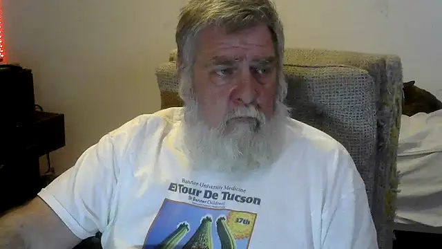 Snapshot of viejo_oso chatting on 05-16-26, 05:12 viejo oso online show from 05-16-26, 05:12