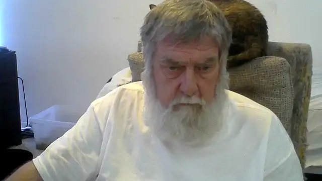 Snapshot of viejo_oso chatting on 05-31-26, 11:28 viejo oso online show from 05-31-26, 11:28