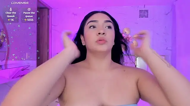 Snapshot of stefany_duque1_ chatting on 03-08-25, 02:55 stefany duque1  online show from 03-08-25, 02:55