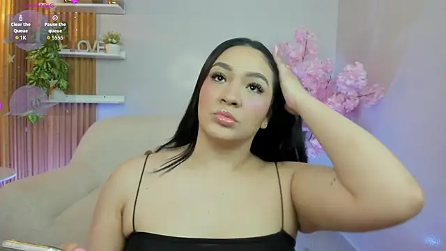 Snapshot of stefany_duque1_ chatting on 09-16-25, 02:45 stefany duque1  online show from 09-16-25, 02:45
