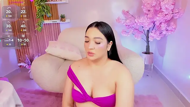 Snapshot of stefany_duque1_ chatting on 09-19-25, 04:03 stefany duque1  online show from 09-19-25, 04:03