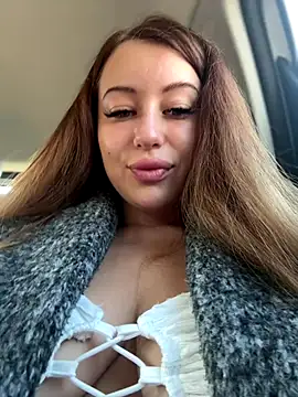 AndreaMood online show from 09-26-25, 05:22