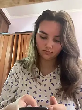 Snapshot of Dreamyblushfairy chatting on 12-29-24, 08:33 Dreamyblushfairy online show from 12-29-24, 08:33