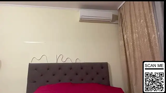 Snapshot of Dreamyblushfairy chatting on 11-01-25, 05:26 Dreamyblushfairy online show from 11-01-25, 05:26