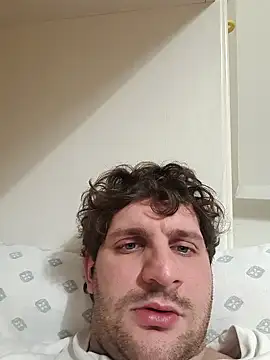 michemichemiche8 online show from 02-26-25, 08:33