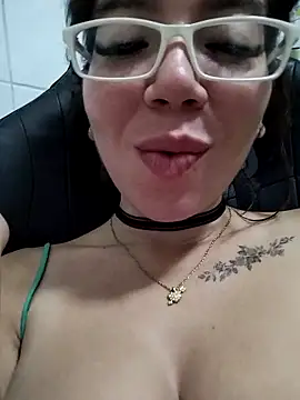 Snapshot of StarSex22 chatting on 02-10-25, 05:25 StarSex22 online show from 02-10-25, 05:25