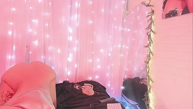 Snapshot of NattSumi chatting on 02-18-25, 09:43 NattSumi online show from 02-18-25, 09:43