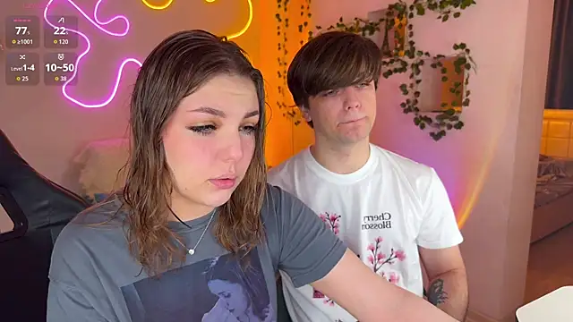 RobertAndLinela online show from 11-04-25, 02:05