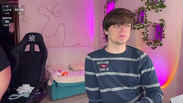 RobertAndLinela online show from 12-02-25, 03:12