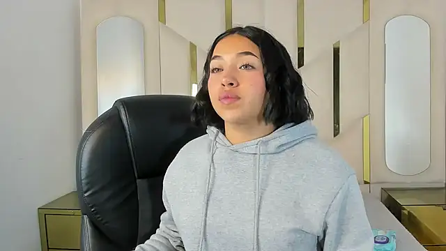 IsabellRodriguez18 online show from 10-24-25, 03:14