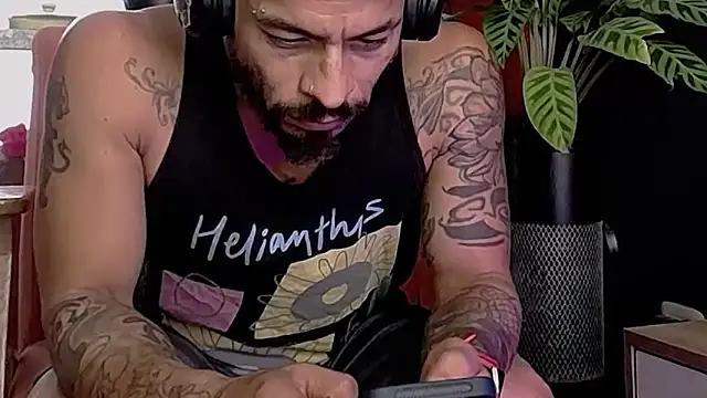 Snapshot of callme_douglas chatting on 02-19-26, 04:03 callme douglas online show from 02-19-26, 04:03