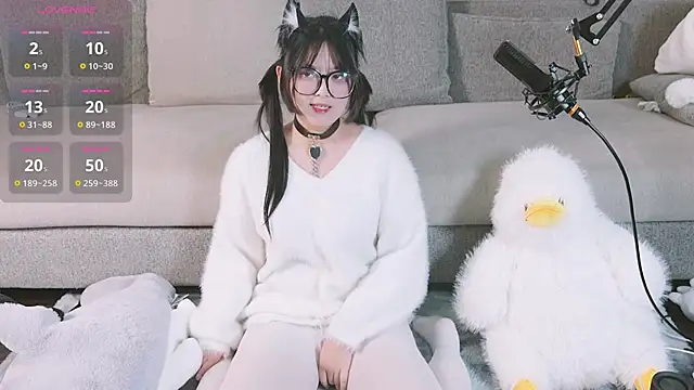 Yu UwU  online show from 02-04-25, 02:43