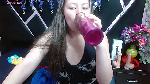 Snapshot of alison_deep chatting on 03-10-25, 01:32 alison deep online show from 03-10-25, 01:32
