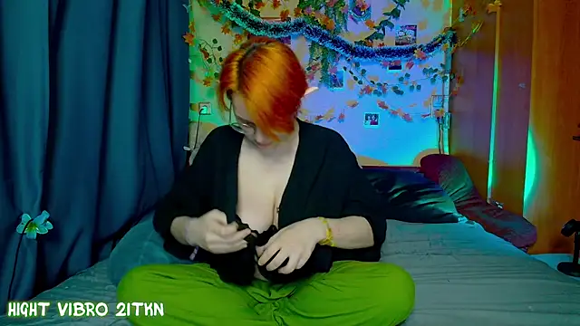 Snapshot of TrickyKitsune chatting on 12-04-25, 01:31 TrickyKitsune online show from 12-04-25, 01:31