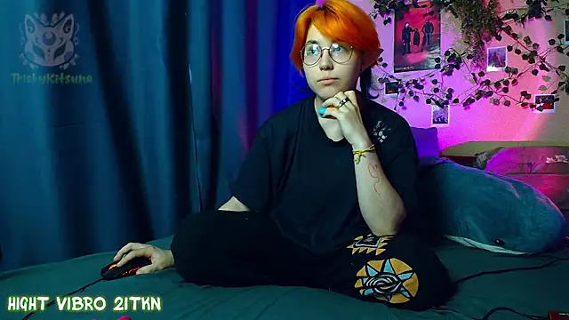 TrickyKitsune online show from 07-09-26, 04:22