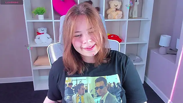 Snapshot of EricaElliott chatting on 04-29-26, 09:35 EricaElliott online show from 04-29-26, 09:35