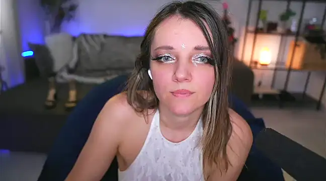 Snapshot of Magnetic_Amy chatting on 01-01-25, 02:31 Magnetic Amy online show from 01-01-25, 02:31