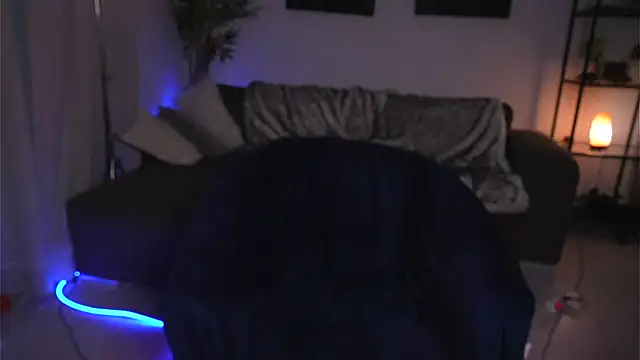 Snapshot of Magnetic_Amy chatting on 03-02-25, 10:45 Magnetic Amy online show from 03-02-25, 10:45