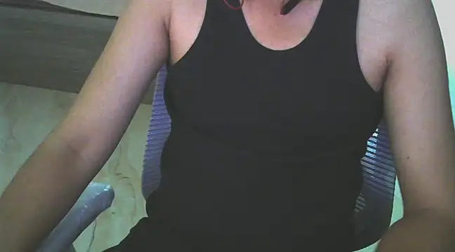 Snapshot of thewhitedickboyx1 chatting on 02-09-25, 08:33 thewhitedickboyx1 online show from 02-09-25, 08:33