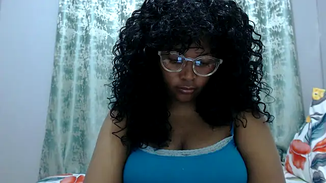 Snapshot of Teassa90 chatting on 10-15-25, 07:52 Teassa90 online show from 10-15-25, 07:52