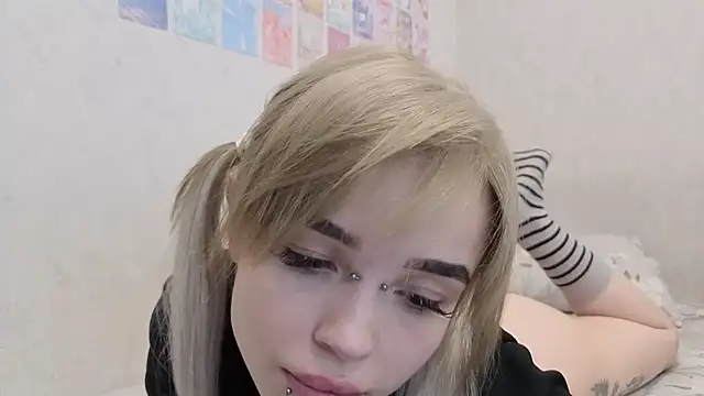emodreamgirl online show from 05-17-26, 12:56