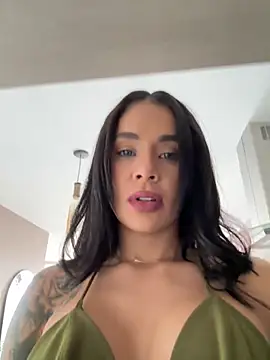 Snapshot of Karol_Towers chatting on 01-04-25, 04:43 Karol Towers online show from 01-04-25, 04:43