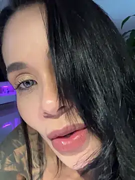 Snapshot of Karol_Towers chatting on 01-06-25, 03:20 Karol Towers online show from 01-06-25, 03:20