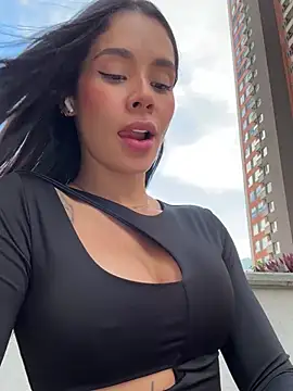 Snapshot of Karol_Towers chatting on 03-16-25, 08:11 Karol Towers online show from 03-16-25, 08:11