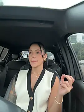 Snapshot of Karol_Towers chatting on 10-23-25, 09:57 Karol Towers online show from 10-23-25, 09:57