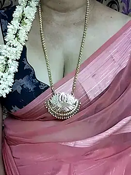 Snapshot of kavi-99 chatting on 06-12-26, 05:23 kavi-99 online show from 06-12-26, 05:23